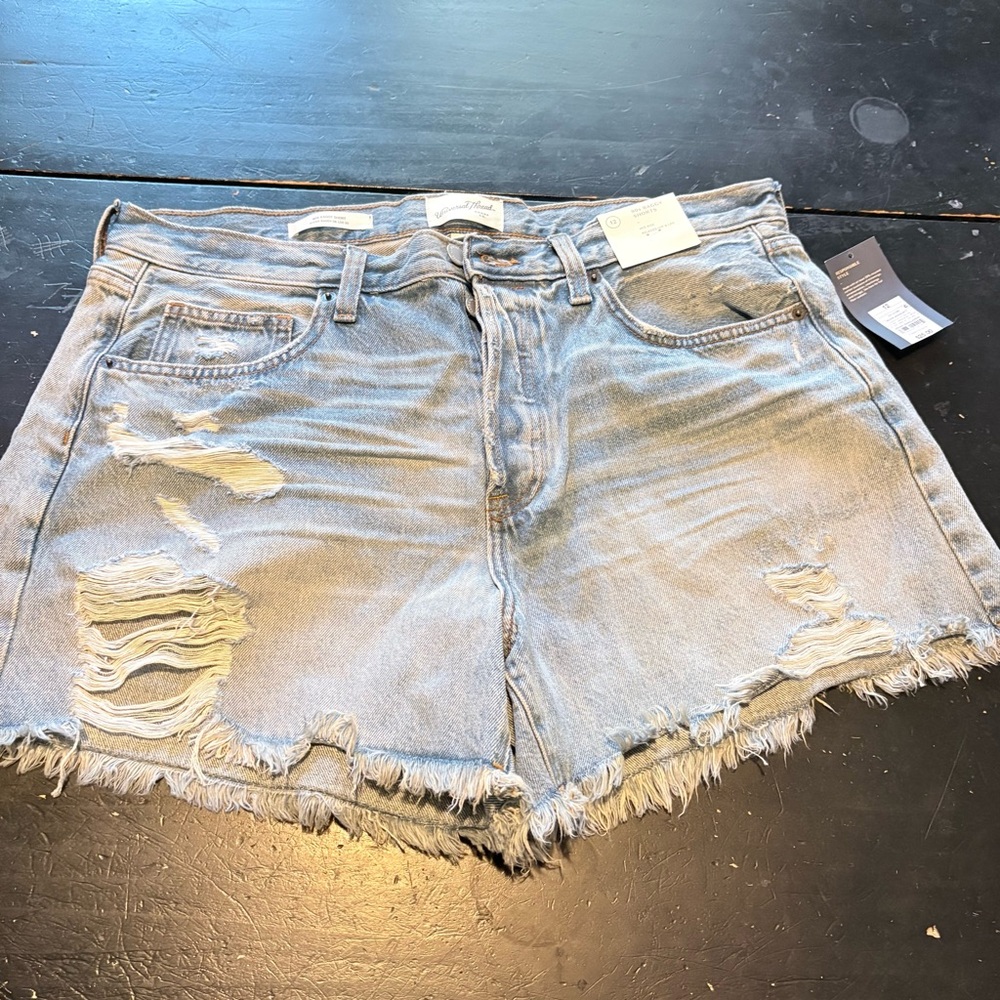 Universal Thread 90’s Baggy Frayed Jean Shorts